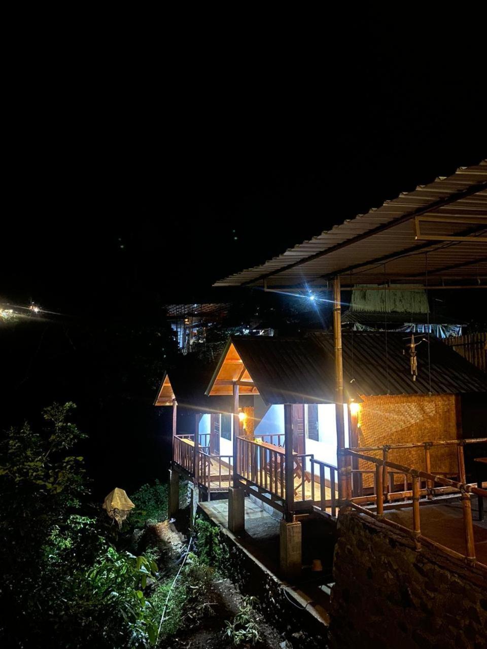 סנרו Poetri Bungalow & Restaurant מראה חיצוני תמונה